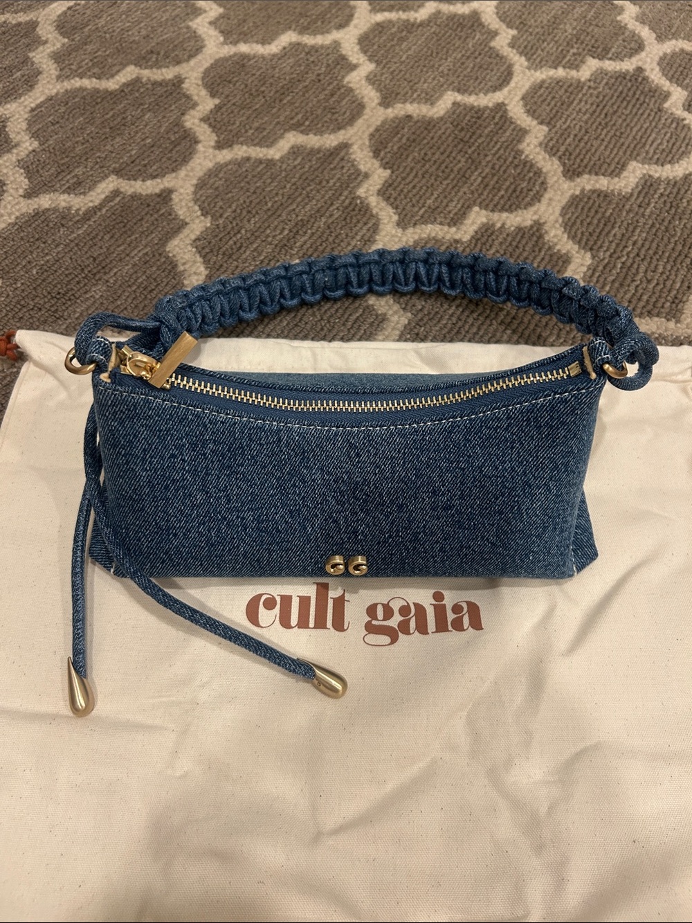 NWOT cult gaia Denim Shoulder Bag in Blue with Gold Hardware - Picture 2 of 5